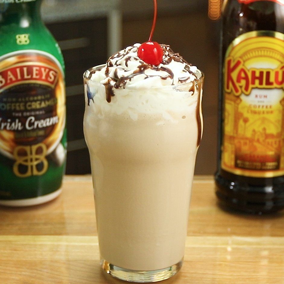 Creamy Frozen Mudslide Cocktail Recipe