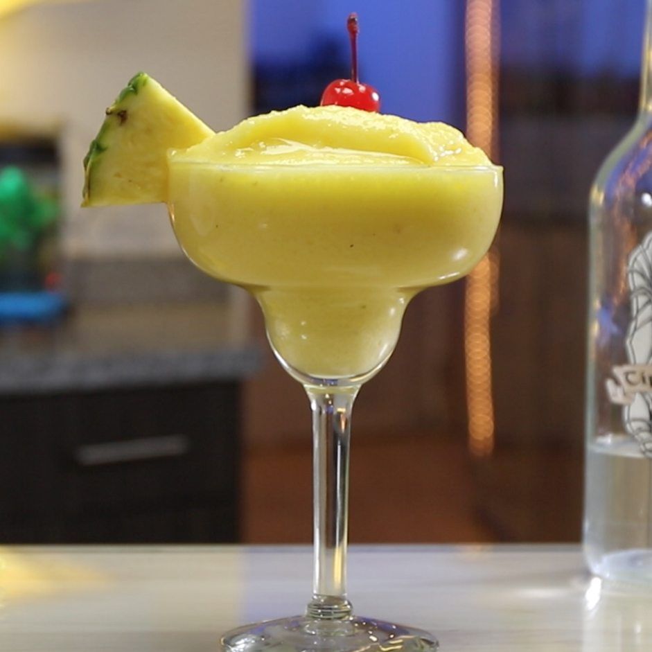 Frozen Pineapple Mango Daiquiri - Jelly Toast