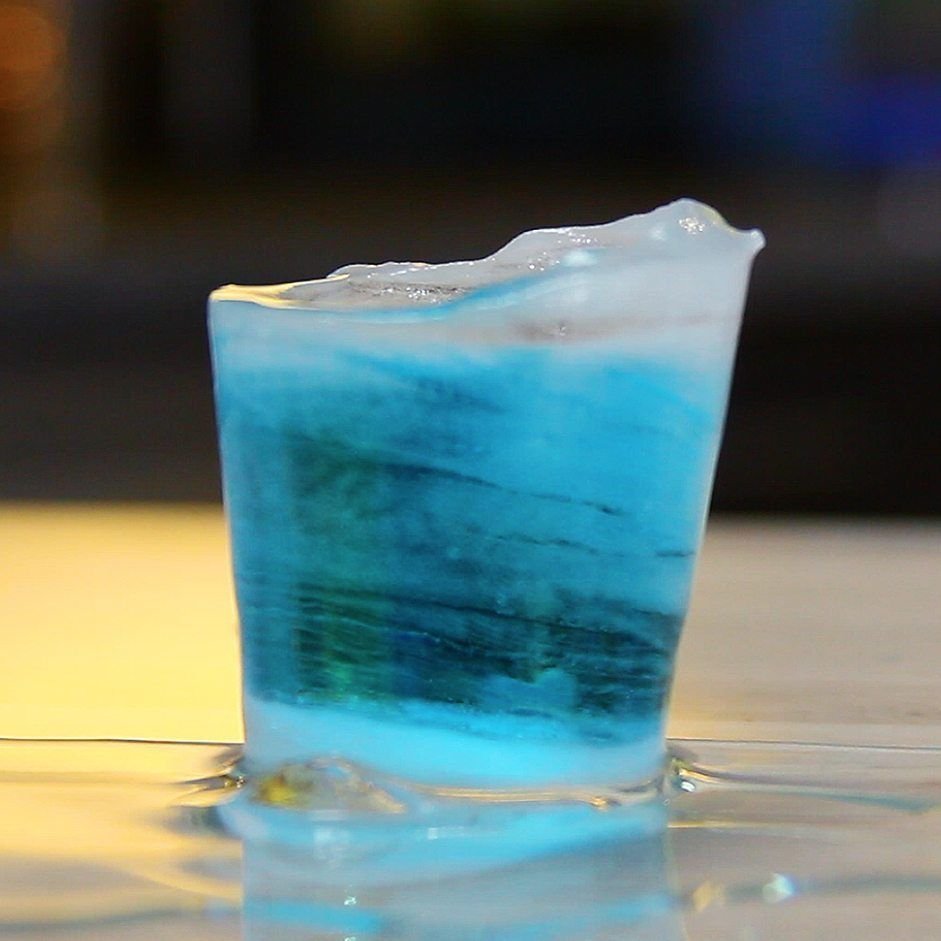 How to Make a Shot Glass Out of Ice 