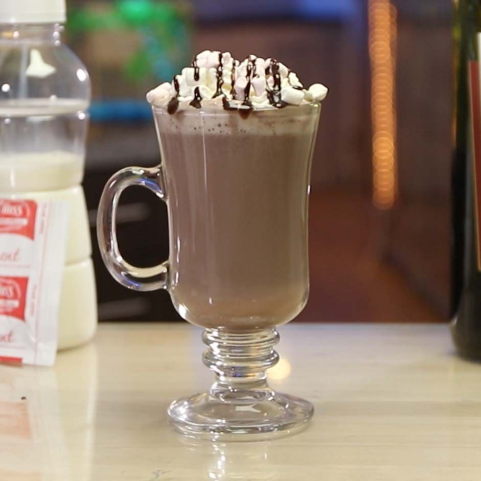 https://cdn.tipsybartender.com/tipsybartender/jpg//wp-content/uploads/2018/01/Red-Wine-Hot-Chocolate.jpg