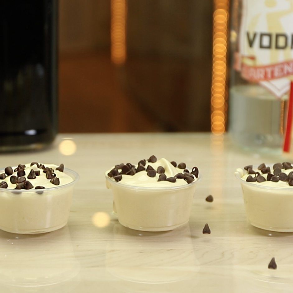 White Russian Pudding Shots Cocktail Recipe