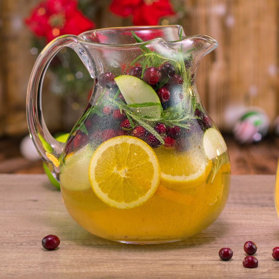 Christmas Sangria Cocktail Recipe