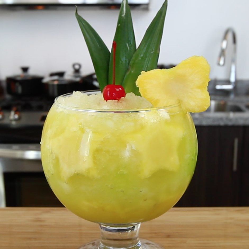 Fishbowl Drinks: A Shareable Surprise