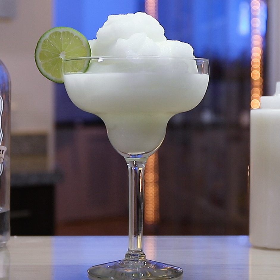 Frozen Coconut Lime Daiquiri Cocktail Recipe