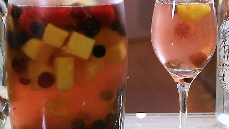 https://cdn.tipsybartender.com/tipsybartender/jpg/wp-content/uploads/2018/01/Frozen-Fruit-Sangria.jpg?aspect_ratio=16:9