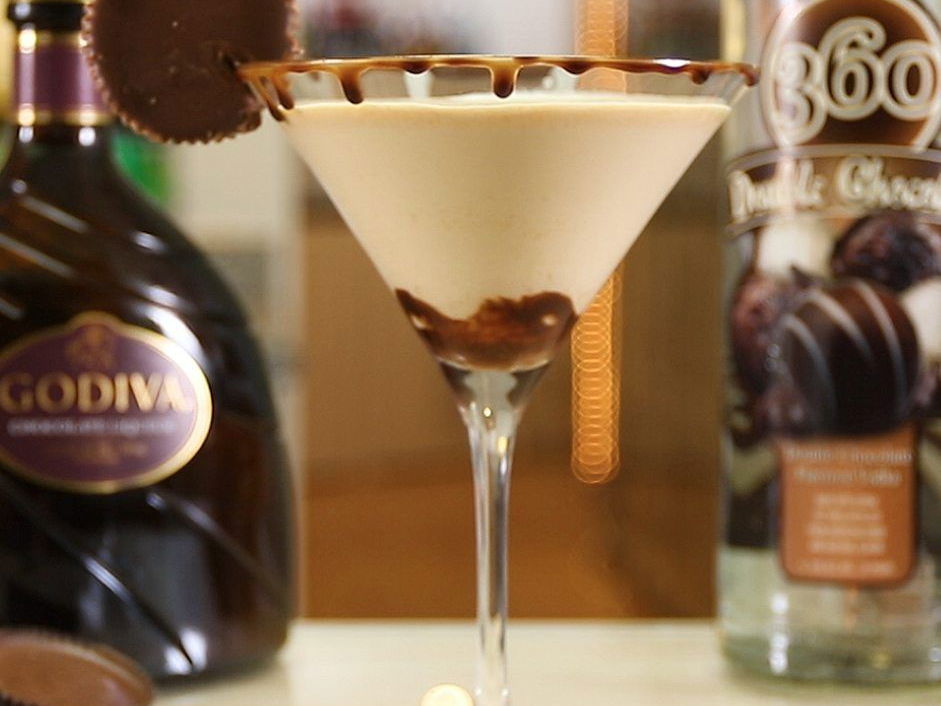 https://cdn.tipsybartender.com/tipsybartender/jpg/wp-content/uploads/2018/01/Peanut-Butter-Cup-Martini.jpg?aspect_ratio=4:3