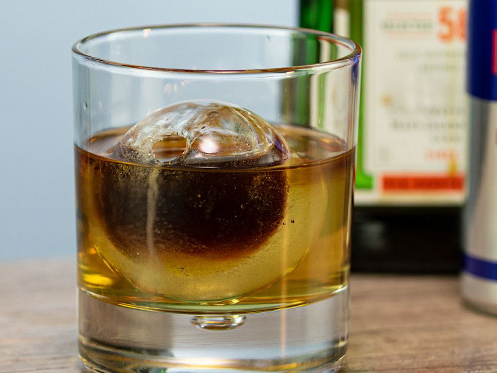 Whiskey Ice Sphere Cocktail Recipe That Will Surely Impress Your