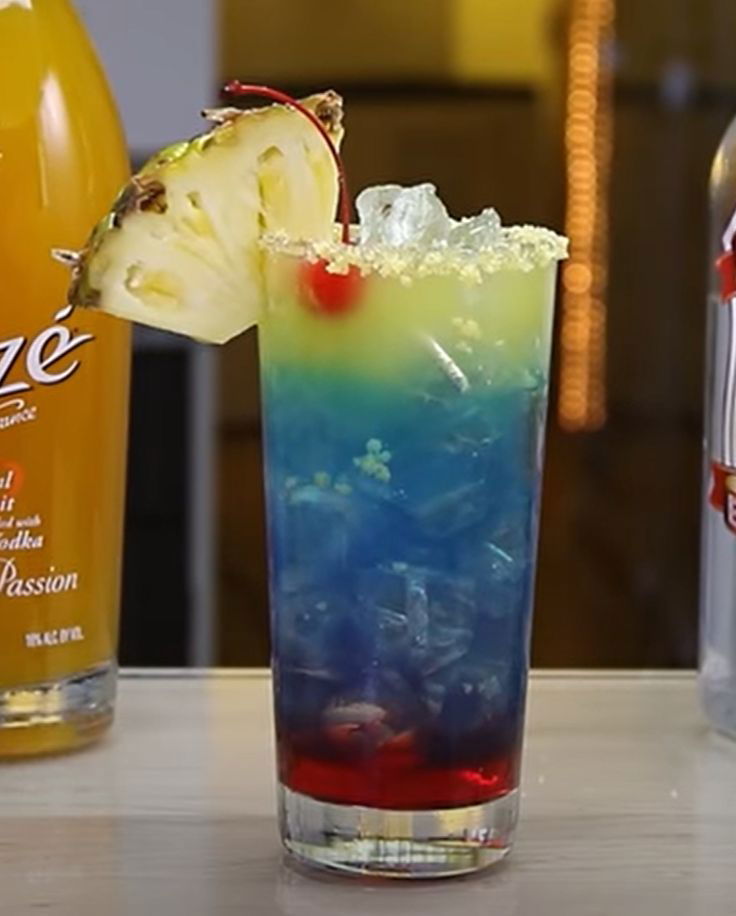 From the Bahama Mama to the Painkiller, Shake It Up This Summer with These  Bahamian-Inspired Drinks