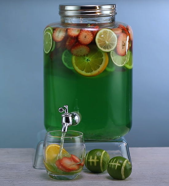 Cocktailgate! The Best Tailgate Cocktails Ideas for Drinks to Bring Your Friends Before the