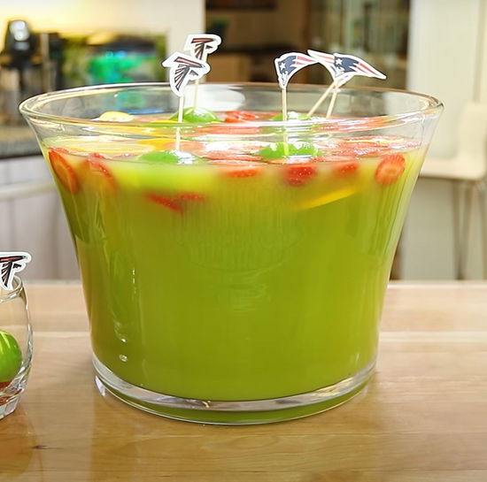 Cocktailgate! The Best Tailgate Cocktails Ideas for Drinks to Bring